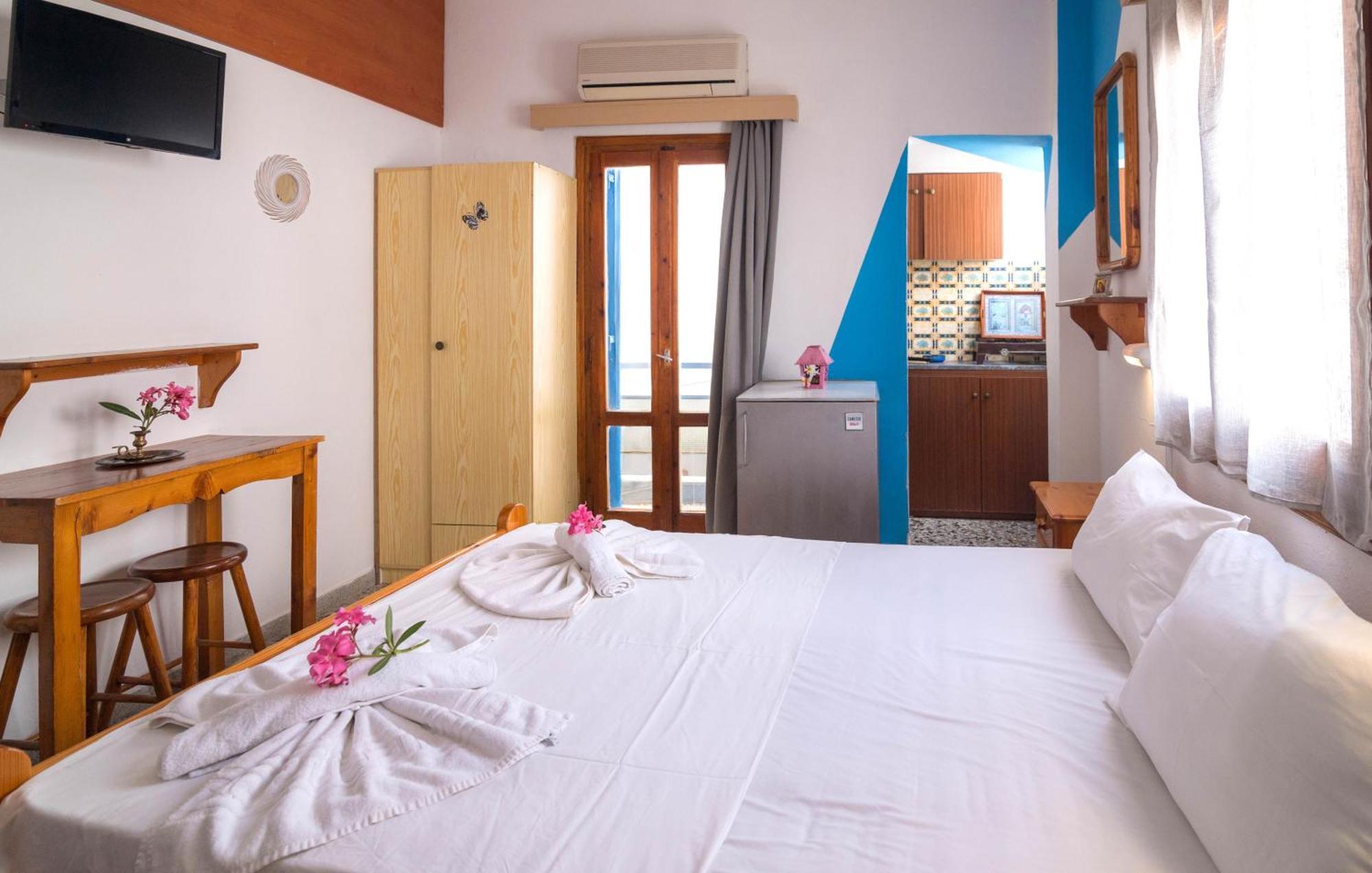 Minoa Sea Rooms Tsoútsouros 外观 照片