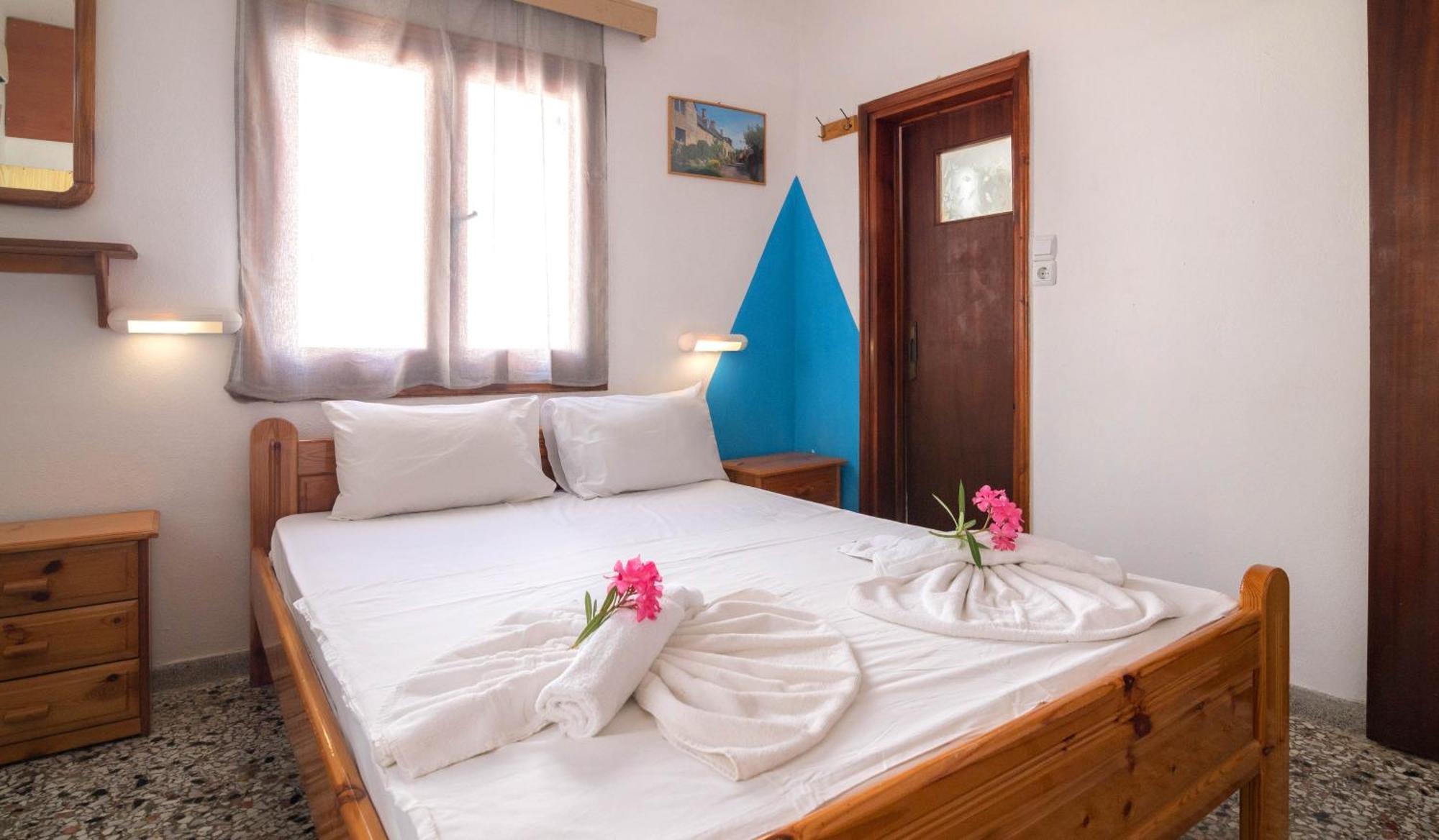 Minoa Sea Rooms Tsoútsouros 外观 照片