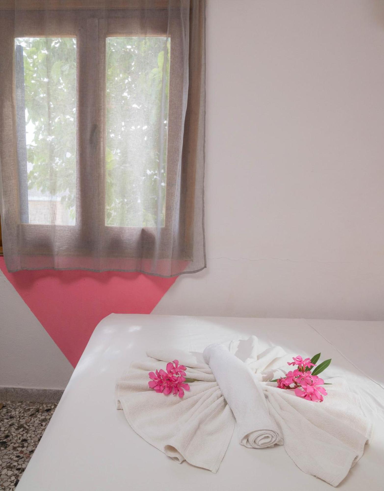 Minoa Sea Rooms Tsoútsouros 外观 照片