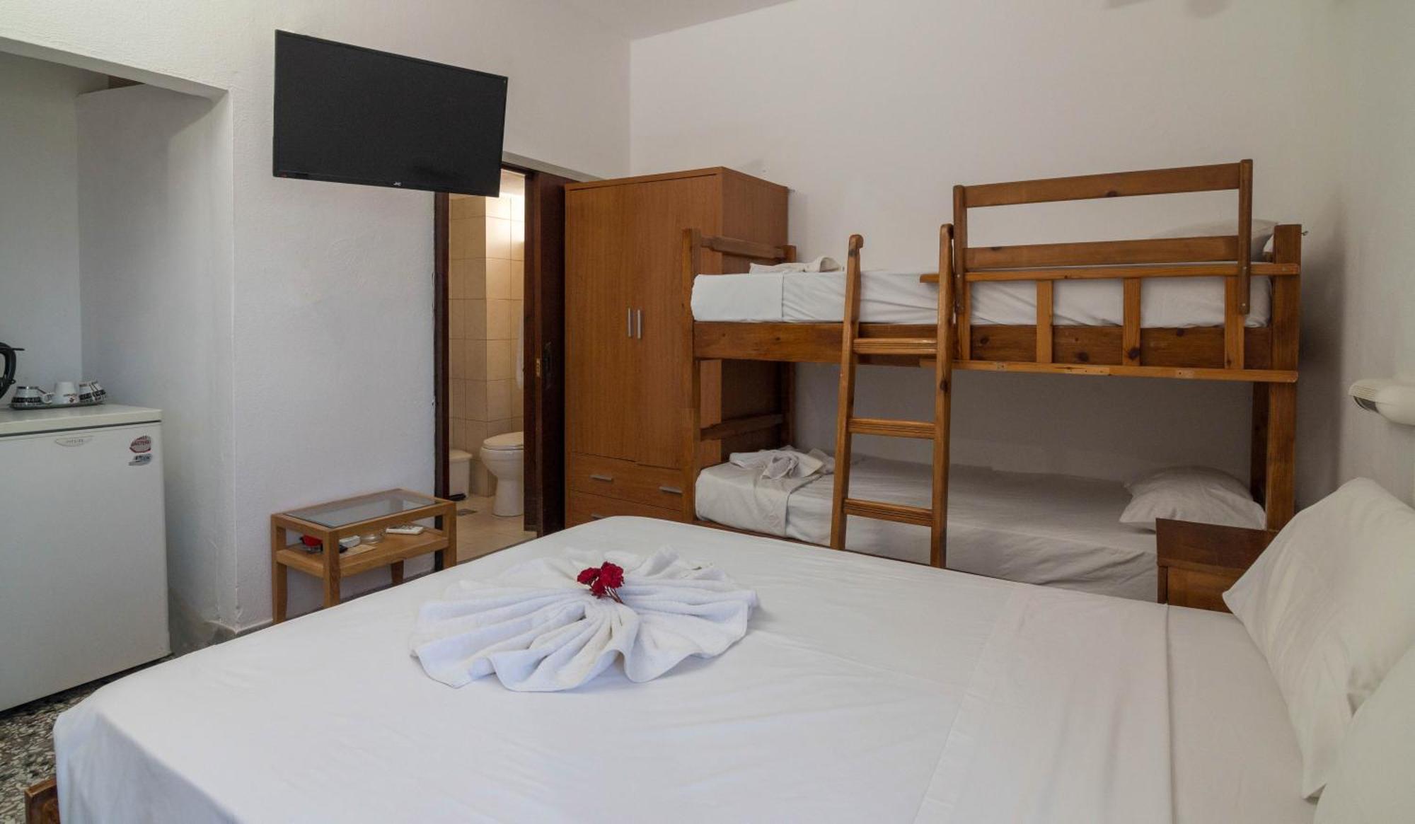 Minoa Sea Rooms Tsoútsouros 外观 照片