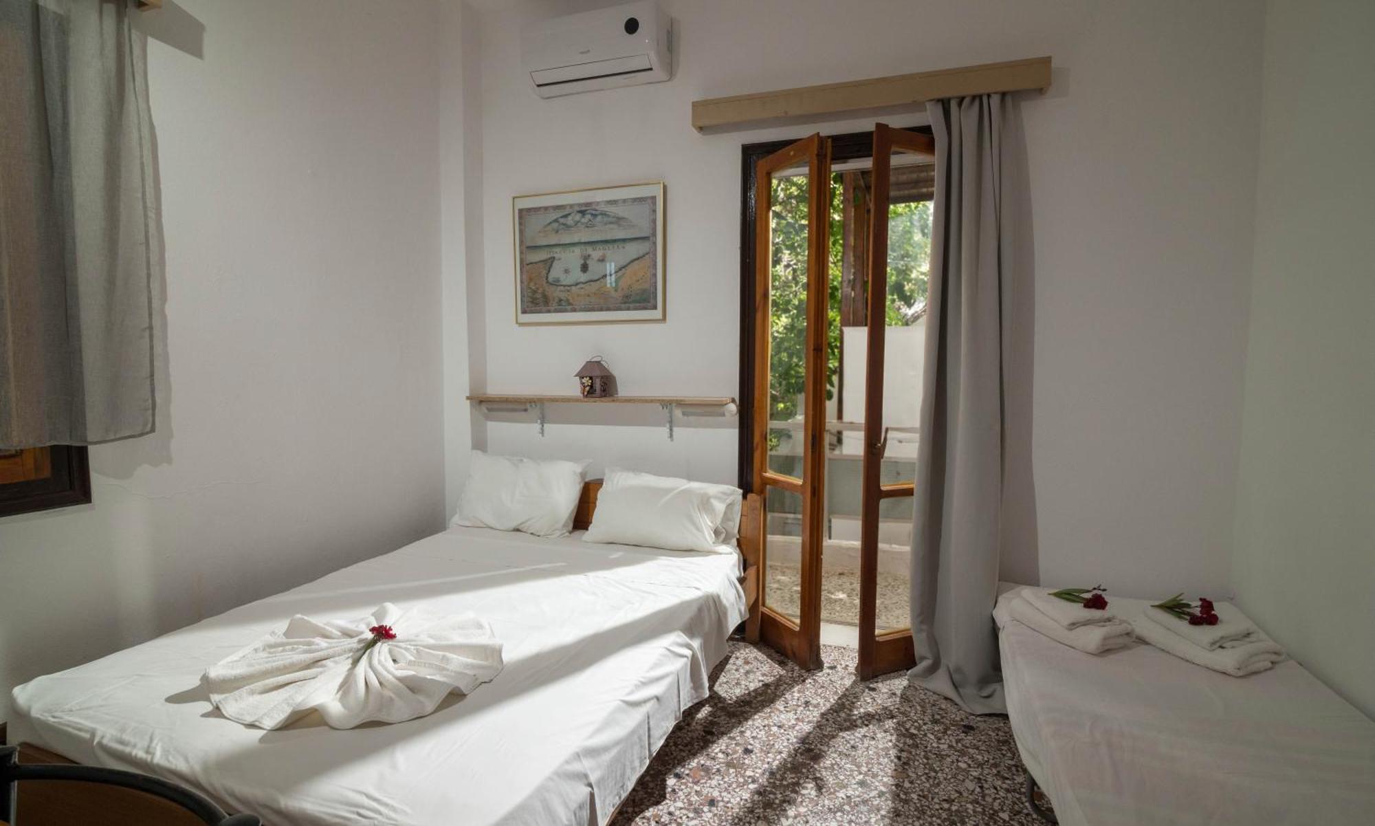 Minoa Sea Rooms Tsoútsouros 外观 照片