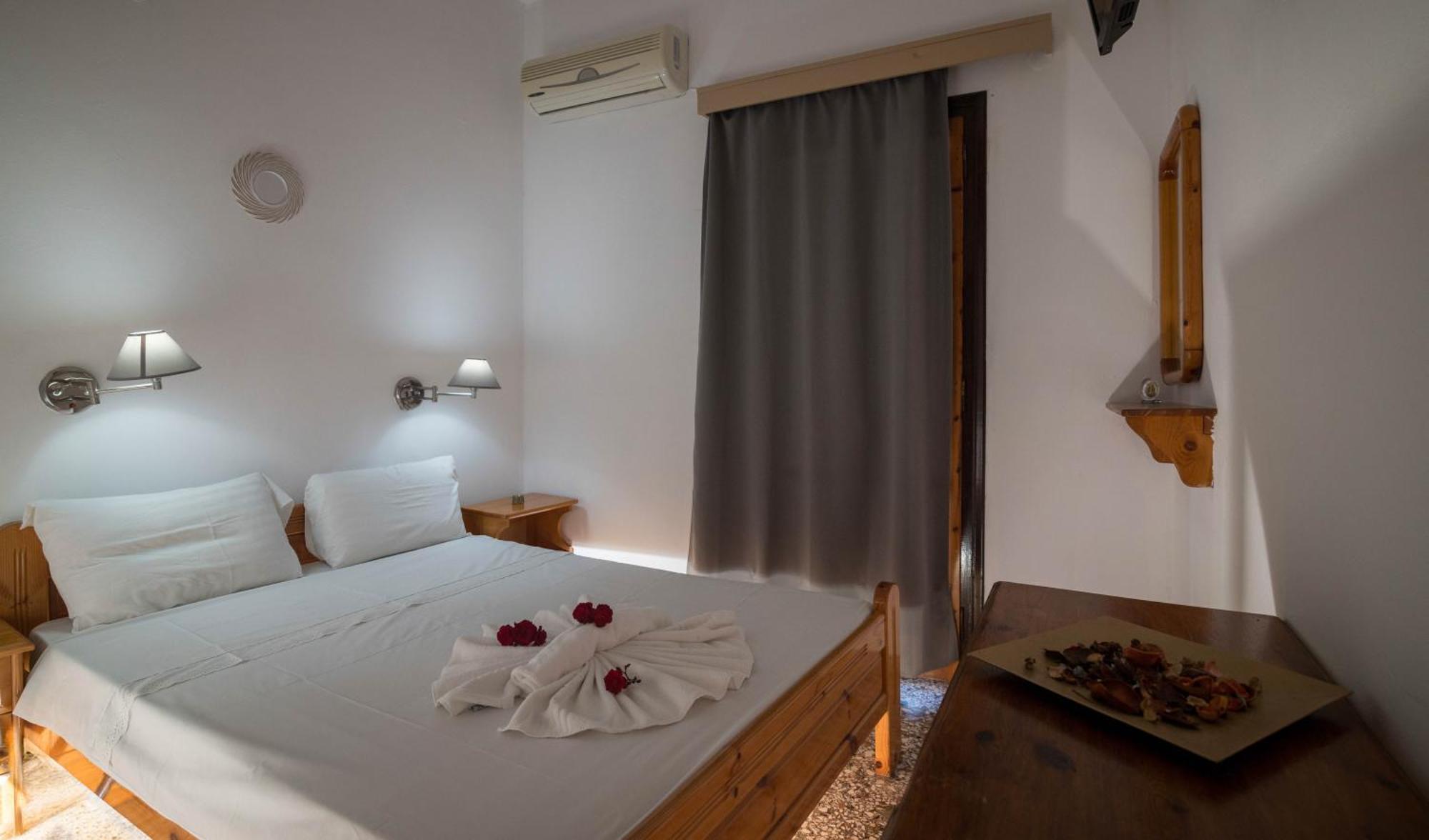 Minoa Sea Rooms Tsoútsouros 外观 照片