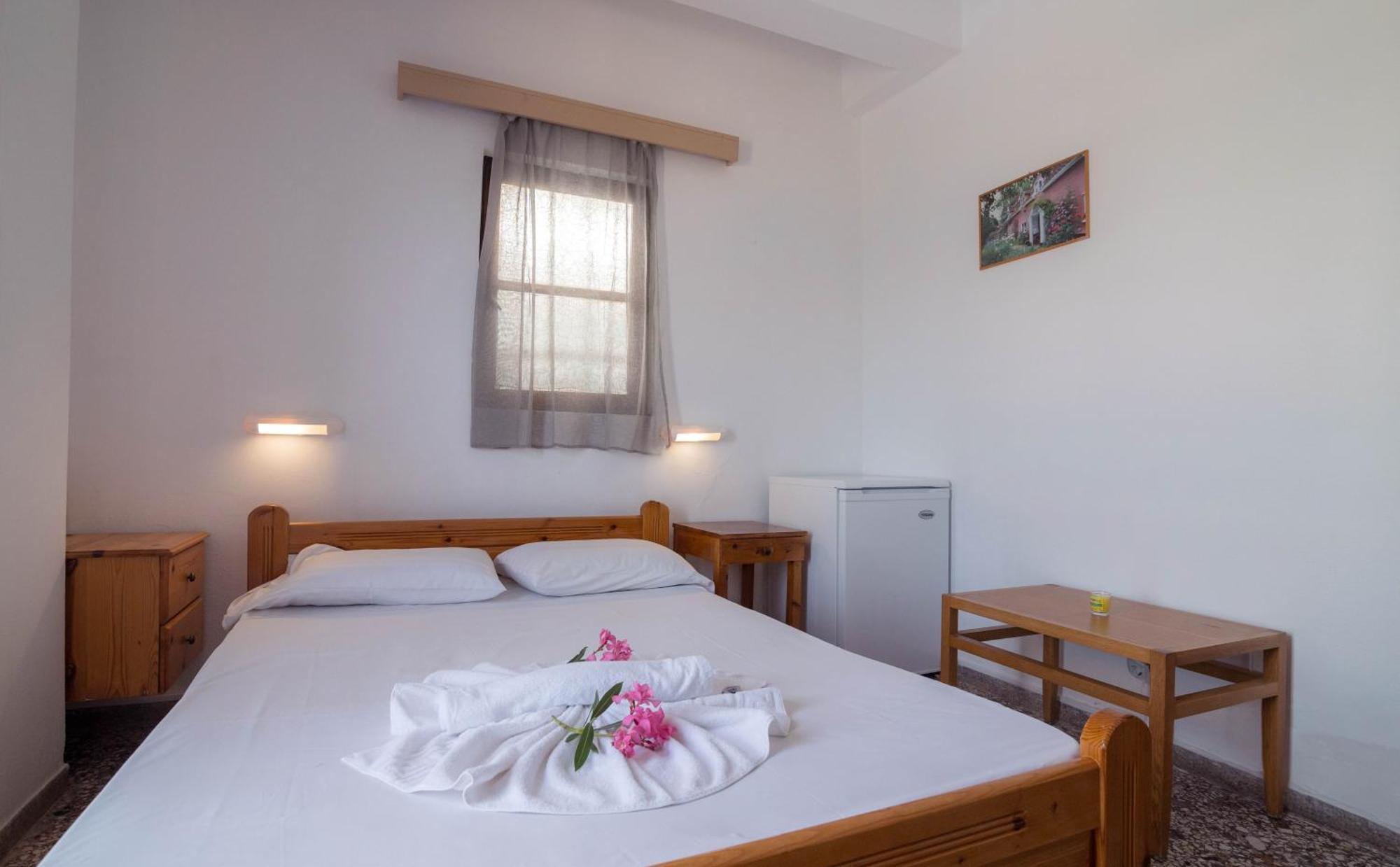 Minoa Sea Rooms Tsoútsouros 外观 照片