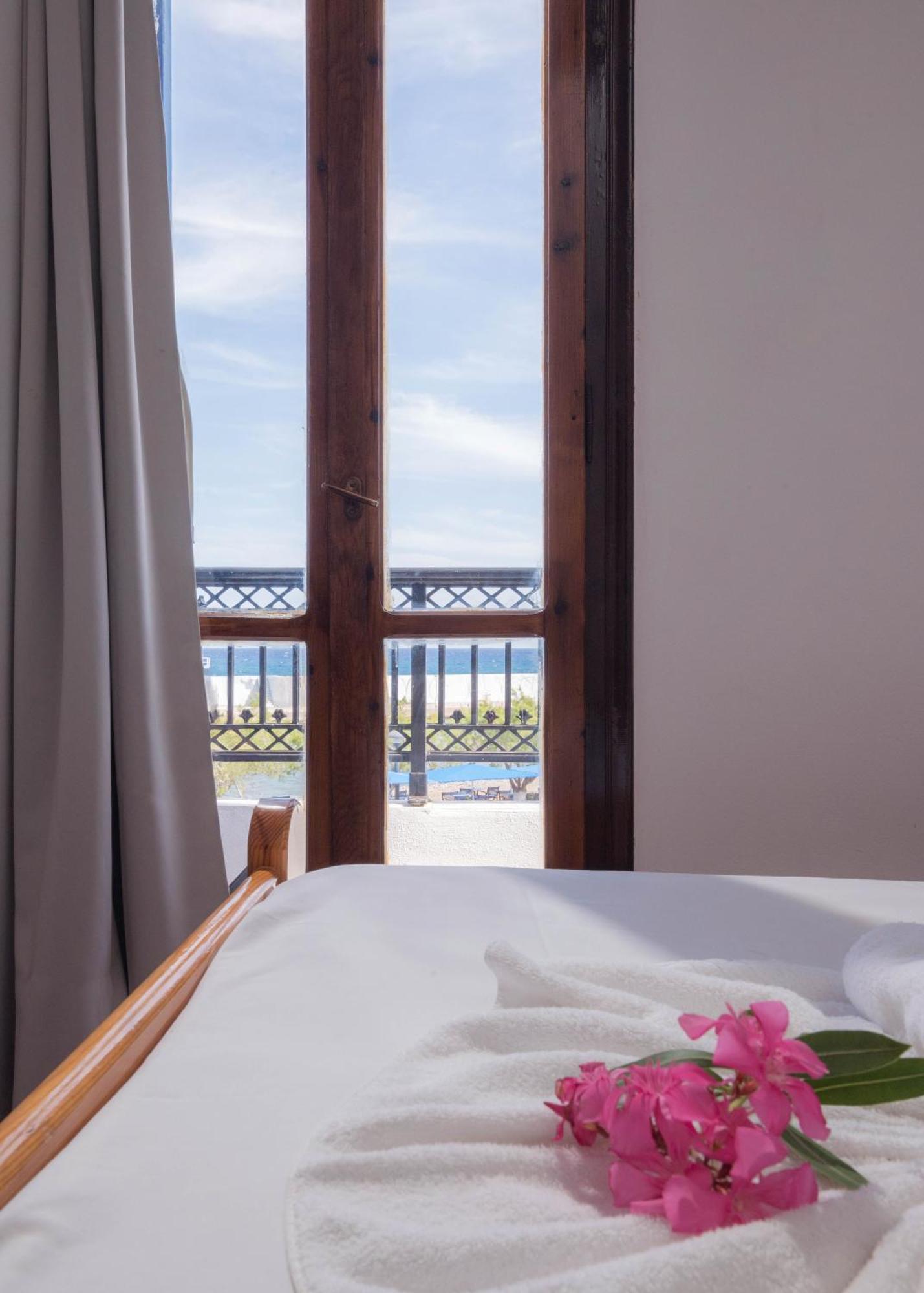 Minoa Sea Rooms Tsoútsouros 外观 照片